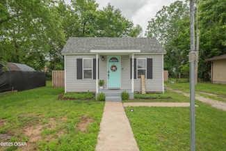1213 S Porter Ave, Joplin, MO 64801