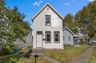 1318 Camp Allen Dr, Fort Wayne, IN 46808