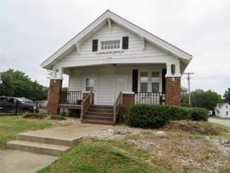 1521 9th St, Highland, IL 62249