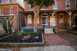 1014 W 8th St, Wilmington, DE 19806