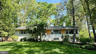 8902 Southwick St, Fairfax, VA 22031