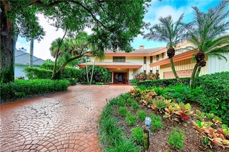 724 Bay Tree Ct, Naples, FL 34108