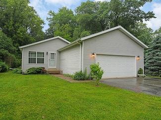 8300 Fishman Rd, Burlington, WI 53105