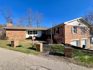 1213 E 6th Ave, Williamson, WV 25661