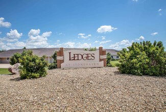 108 16th Ave SW Unit 304, Waverly, IA 50677