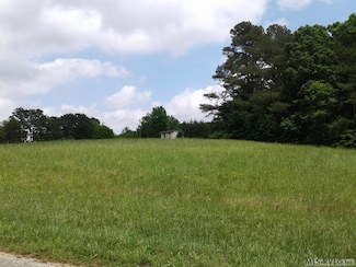 37A Great Creek Dr, La Crosse, VA 23950