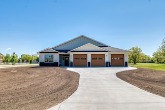 302 Shortcut Ln SW, Bemidji, MN 56601
