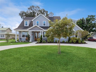 1516 S Lake Howard Dr, Winter Haven, FL 33880