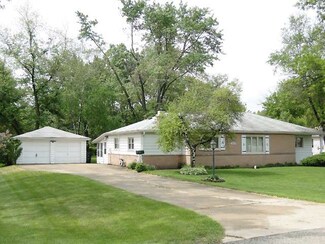 425 E Bluebonnet Ln, Hoffman Estates, IL 60169