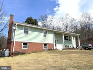 7888 Monn Dr, Waynesboro, PA 17268