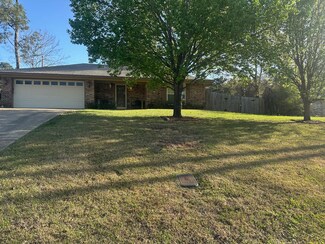 809 Princesa Dr, Haughton, LA 71037