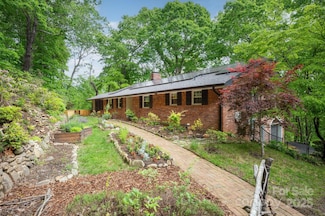 200 Allen Mountain Dr, Black Mountain, NC 28711