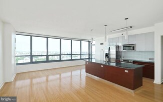 2101 Market St Unit 2801, Philadelphia, PA 19103