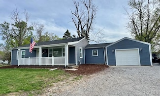 820 Southmoor Place, Godfrey, IL 62035