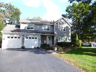 295 Fairwood Blvd, Mountain Top, PA 18707