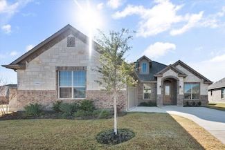 3703 Twin Pines Dr, Midlothian, TX 76065