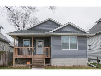 547 10th St SW, Cedar Rapids, IA 52404