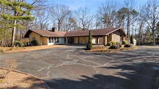 2499 E Maddox Rd, Buford, GA 30519