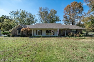 1303 Arkansas 96, Lavaca, AR 72941