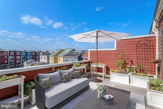 2004 Potomac Ave, Alexandria, VA 22301