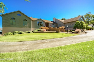 2902 Neuse River Dr, New Bern, NC 28560