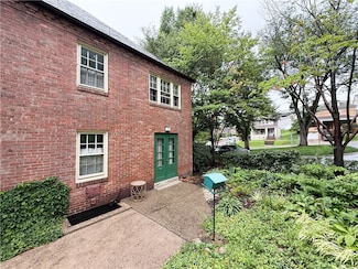 410 Sulgrave Rd, Pittsburgh, PA 15211