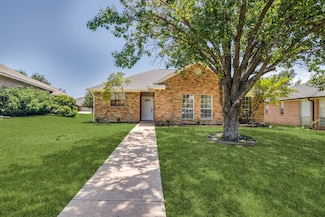 1403 Tad St, Ennis, TX 75119
