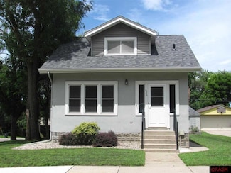 426 426 W 6th St, Mankato, MN 56001