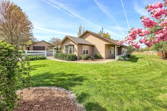 3250 Bellinger Ln, Medford, OR 97501