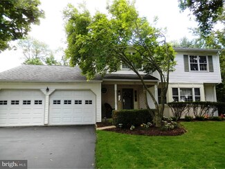 11 Mill Ln, Dayton, NJ 08810