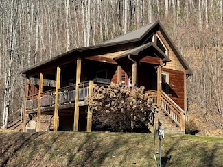 71 Mountain Creek Crossing Rd, Bryson City, NC 28713
