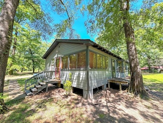 2040 Ma County Road 3509, Jefferson, TX 75657