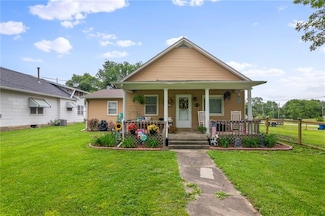 302 W 4th St, Waverly, KS 66871