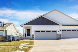 6579 NE 11th Ct, Des Moines, IA 50313
