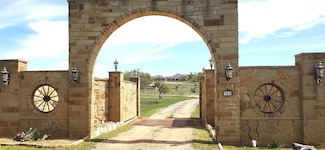 761 Allison Ln, San Marcos, TX 78666