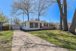 1491 Greenwich Rd, Muskegon, MI 49441
