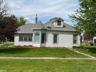 102 N Boyer St, Dow City, IA 51528