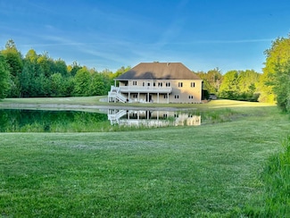 1084 38th St, Allegan, MI 49010