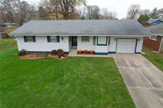 321 S Cedarwood Dr, Danville, IL 61832