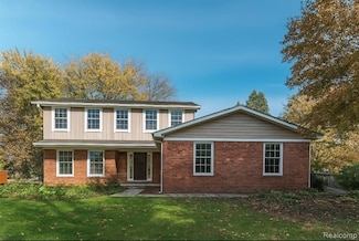 2832 Ravinewood Dr, Commerce Township, MI 48382