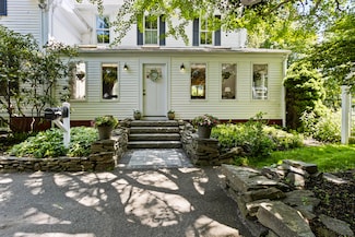 36 Scott Dyer Rd, Cape Elizabeth, ME 04107