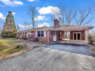 6 Rachel Bell Rd, Mill Spring, NC 28756