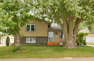 1309 S 15th St, Adel, IA 50003