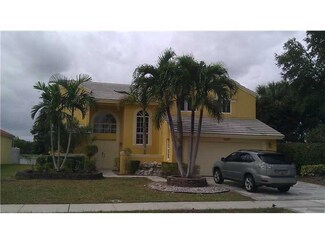 10340 Sunstream Ln, Boca Raton, FL 33428