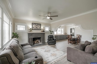 1836 Center St NE, Salem, OR 97301