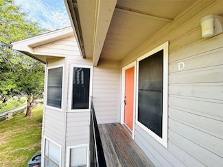 8913 Schick Rd Unit D, Austin, TX 78729