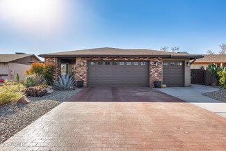 26434 S Hogan Dr, Sun Lakes, AZ 85248