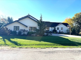 11313 E Quail Hollow Dr, Robinson, IL 62454