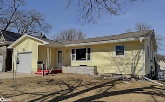 208 5th Ave NE, Hampton, IA 50441