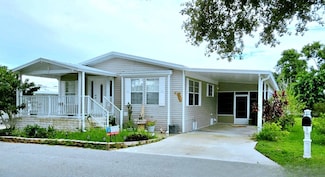 283 Lake Dr, Nokomis, FL 34275